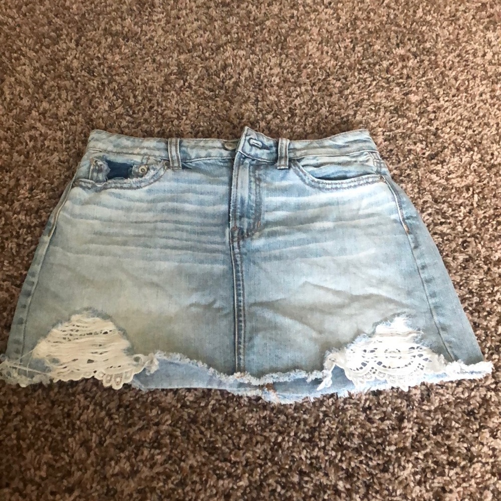 American Eagle light wash denim skirt